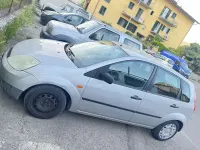 Usata Ford Fiesta 75 CV (55 kW) 2004 Argento Utilitaria