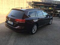 Usata VW Passat Comfortline 150 CV (110 kW) 2015 Rosso Station wagon