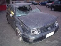 Usata VW Golf IV Highline 110 CV (80 kW) 2002 Grigio Berlina
