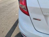 Usata Ford Fiesta 68 CV (50 kW) 2011 Bianco Utilitaria