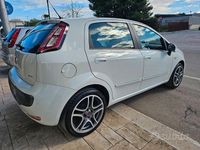 Usata Fiat Punto Evo Emotion 77 CV (56 kW) 2010 Bianco Utilitaria