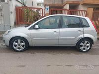 Usata Ford Fiesta 68 CV (50 kW) 2008 Grigio Utilitaria
