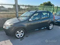 Usata Dacia Sandero Stepway 84 CV (61 kW) 2011 Grigio Berlina