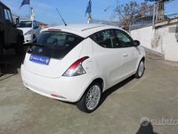 Usata Lancia Ypsilon 69 CV (50 kW) 2015 Bianco Utilitaria