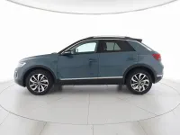 Usata VW T-Roc Style 150 CV (110 kW) 2025 Petroleum blue metallizzato nero SUV