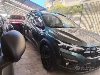 Nuova Dacia Jogger Extreme 101 CV (74 kW) 2026 Verde Monovolume