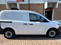 Usata Renault Kangoo 95 CV (69 kW) 2024 Bianco Monovolume