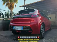 Usata Peugeot 208 Allure 75 CV (55 kW) 2022 Rosso Utilitaria