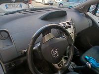Usata Toyota Yaris 65 CV (47 kW) 2008 Grigio Utilitaria