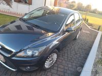 Usata Ford Focus 90 CV (66 kW) 2011 Marrone Berlina