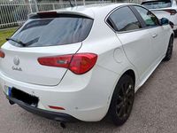 Usata Alfa Romeo Giulietta Distinctive 140 CV (102 kW) 2011 Bianco Berlina