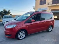 Usata Ford Tourneo Courier 75 CV (55 kW) 2015 Arancione Monovolume