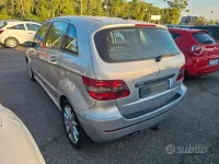 Usata Mercedes B180 Chrome 109 CV (80 kW) 2008 Grigio Monovolume