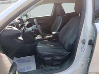 Usata Peugeot e-2008 Allure 100 kW (136 CV) 2022 Bianco SUV