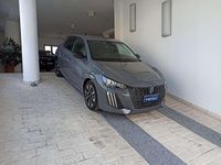 Usata Peugeot 208 Allure 101 CV (74 kW) 2025 Grigio selenium Utilitaria
