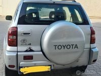 Usata Toyota RAV4 116 CV (85 kW) 2004 Grigio SUV