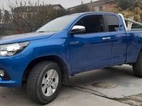 usata Toyota HiLux 2.4 D-4D 4WD 2 porte