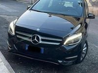 Usata Mercedes B180 Premium 109 CV (80 kW) 2015 Nero Monovolume