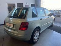 Usata Fiat Stilo Active 103 CV (75 kW) 2004 Azzurino metallizzato Berlina