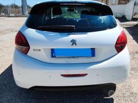 Usata Peugeot 208 Active 75 CV (55 kW) 2018 Bianco Utilitaria