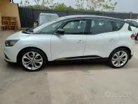 Usata Renault Scénic IV Business 110 CV (80 kW) 2019 Bianco Monovolume