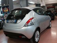 Usata Lancia Ypsilon 95 CV (69 kW) 2015 Grigio Utilitaria