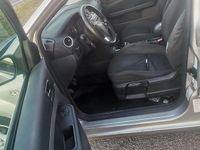 Begagnad Ford Focus 90 HK (66 kW) 2006 Grå Kombi