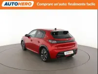 Usata Peugeot e-208 GT 100 kW (136 CV) 2022 Rosso Utilitaria