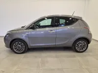 Usata Lancia Ypsilon Silver 69 CV (50 kW) 2022 Grigio Utilitaria