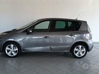 Usata Renault Scénic III 110 CV (80 kW) 2013 Giallo Monovolume