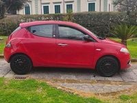 Usata Lancia Ypsilon Gold 69 CV (50 kW) 2017 Rosso Utilitaria