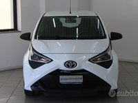 Usata Toyota Aygo Business Edition 72 CV (52 kW) 2021 Bianco Utilitaria