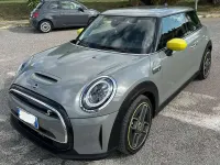 Usata Mini Cooper SE Classic 75 kW (102 CV) 2022 Grigio Utilitaria