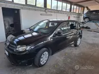 Usata Dacia Sandero Lauréate 90 CV (66 kW) 2016 Nero Berlina