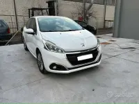 Usata Peugeot 208 Active 68 CV (50 kW) 2015 Utilitaria