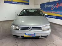 Usata VW Golf IV 101 CV (74 kW) 2000 Argento Berlina