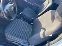 Käytetty Toyota iQ 68 HP (50 kW) 2011 Valkoinen Viistoperä