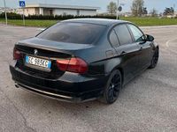 Usata BMW 318 Comfort Edition 143 CV (105 kW) 2010 Nero Berlina