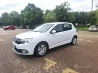 Käytetty Dacia Sandero Ambiance 90 HP (66 kW) 2017 Valkoinen Sedan