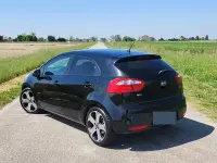 Usata Kia Rio 90 CV (66 kW) 2013 Nero Berlina