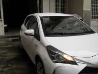 Usata Toyota Yaris Hybrid Business Edition 73 CV (53 kW) 2020 Bianco Berlina