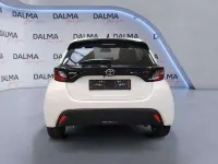 Nuova Toyota Yaris Hybrid Active 116 CV (85 kW) 2026 Super white Berlina