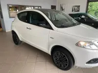 Usata Lancia Ypsilon 70 CV (51 kW) 2019 Bianco Utilitaria