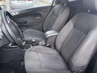 Usata Ford Fiesta Titanium 75 CV (55 kW) 2013 Berlina