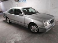 Usata Mercedes E270 Elegance 136 CV (100 kW) 2000 Grigio Berlina