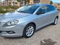 Usata Lancia Delta 105 CV (77 kW) 2014 Grigio Utilitaria
