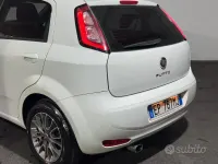 Usata Fiat Punto Lounge 75 CV (55 kW) 2013 Bianco Utilitaria