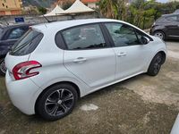 Usata Peugeot 208 Allure 82 CV (60 kW) 2014 Bianco Utilitaria