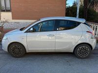 Usata Lancia Ypsilon 69 CV (50 kW) 2017 Grigio Utilitaria