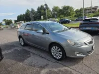 Usata Opel Astra Cosmo 110 CV (80 kW) 2011 Argento Station wagon